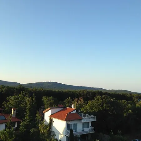 Casa de hóspedes Zapovedni Rai 4*