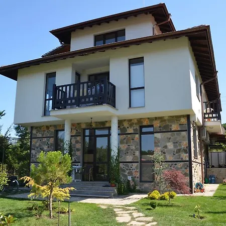 Zapovedni Rai Casa de hóspedes 4*