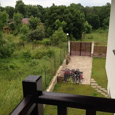 заповедни рай Къща за гости 4*